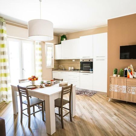 מונופולי Sisters In Law Guesthouse מראה חיצוני תמונה
