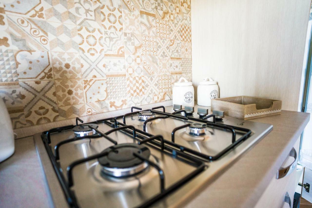 מונופולי Sisters In Law Guesthouse מראה חיצוני תמונה
